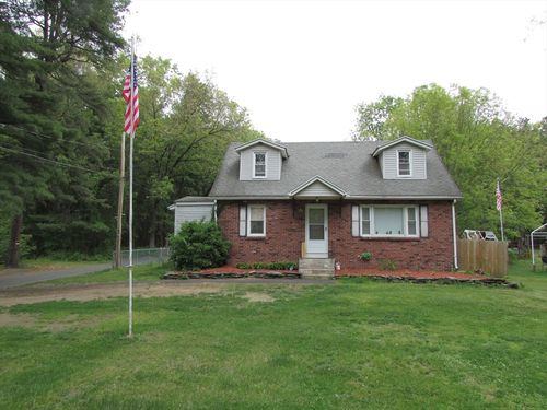 10 Bartlett St, South Hadley, MA, 01075-2423 | Card Image