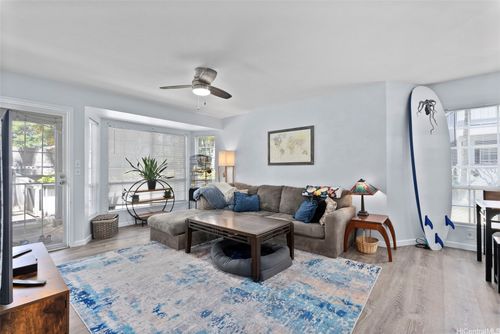 15a-516 Mananai Pl, Honolulu, HI, 96818-5338 | Card Image