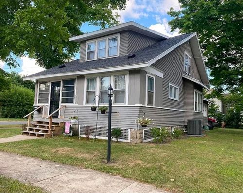 902 7th St, Three Rivers, MI, 49093-1706 | Card Image