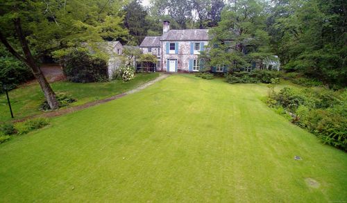 33 Peaceable St, Redding, CT, 06896-3108 | Card Image
