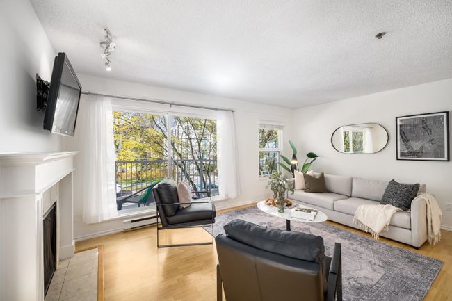 207 - 2256 W 7 Th Avenue, Condo with 2 bedrooms, 1 bathrooms and 1 parking in Vancouver BC | Image 5