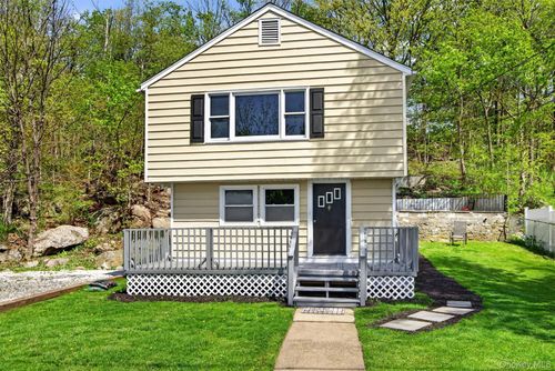 12 Montrose Dr, Carmel, NY, 10512-6607 | Card Image