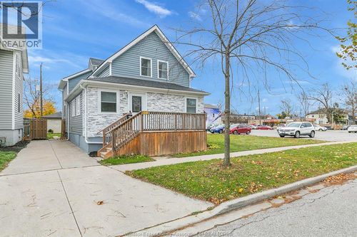 {{alt}} | Card Image