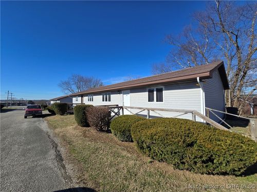 11 Campbell Ct, Salem, IN, 47167-1058 | Card Image