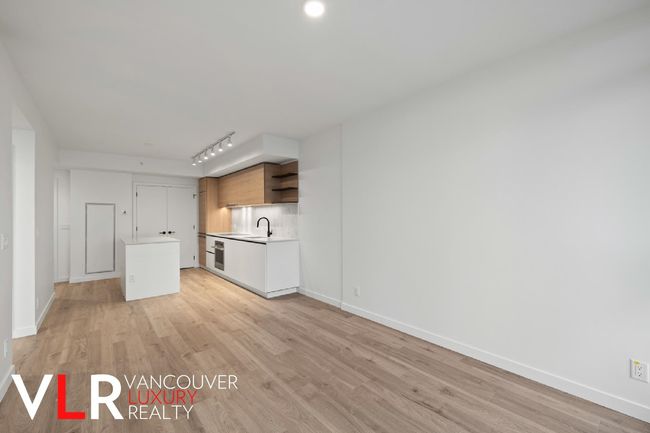 2807 - 10448 University Drive, Condo with 1 bedrooms, 1 bathrooms and 1 parking in Surrey BC | Image 7