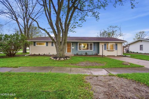 110 Mount Vernon Pl, Walbridge, OH, 43465-1445 | Card Image