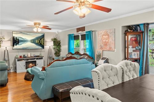 15205 E 40th St S, Independence, MO, 64055-4104 | Card Image