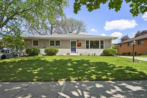 1910 Sachtjen Street, Madison, WI, 53704 | Card Image