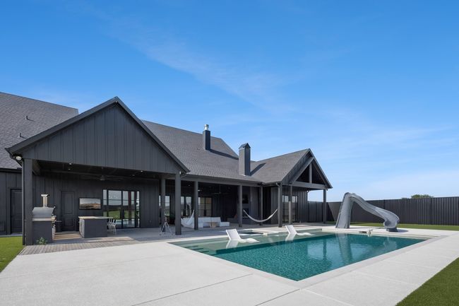 Luxury outdoor living | Image 36