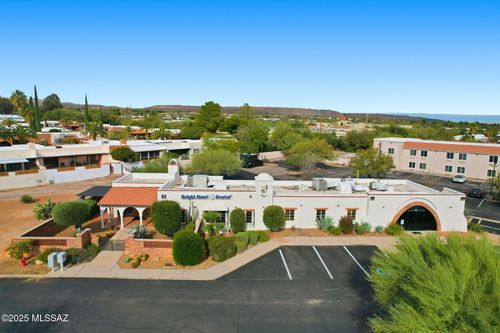 86 W Esperanza Blvd, Green Valley, AZ, 85614-2877 | Card Image