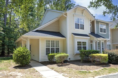 101 Hamlet Park Dr, Morrisville, NC, 27560-6658 | Card Image