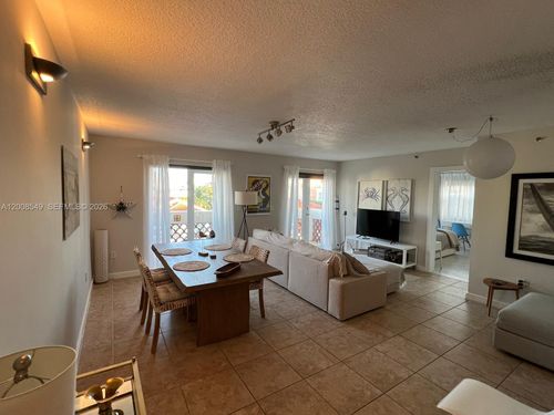 502-227 Michigan Ave, Miami Beach, FL, 33139-7020 | Card Image