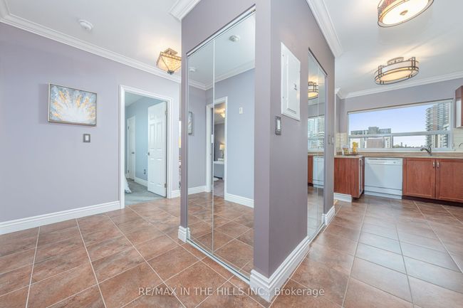 404 - 50 Port St E, Condo with 2 bedrooms, 2 bathrooms and null parking in Mississauga ON | Image 6