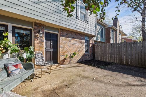 a-1672 Central Ave, Memphis, TN, 38104-5005 | Card Image