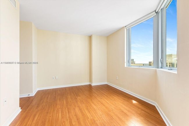 APT-2108 - 9055 Sw 73 Rd Ct, Condo with 2 bedrooms, 2 bathrooms and null parking in Pinecrest FL | Image 6