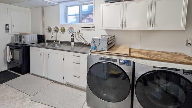 3503 Cedarille Drive Sw, House other with 5 bedrooms, 2 bathrooms and 2 parking in Calgary AB | Image 38