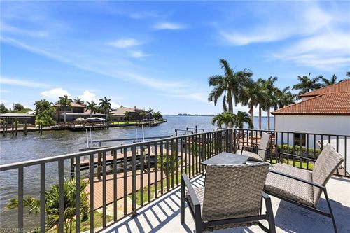 469 Bayshore Dr, CAPE CORAL, FL, 33904-5813 | Card Image