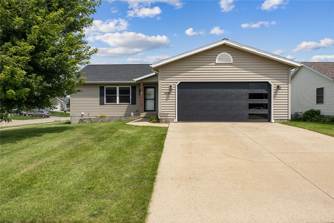 Crestwood Ln, Marion, IA 52302