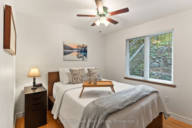 293 W Diamond Lake Rd, House other with 3 bedrooms, 2 bathrooms and 4 parking in Highland Grove ON | Image 40