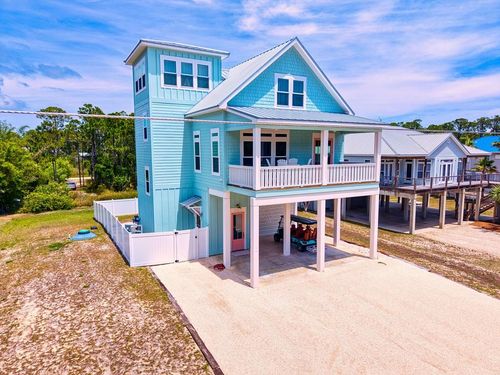 331 Bradford St, Saint George Island, FL, 32328-2447 | Card Image