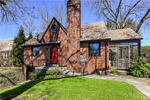 217 Monroe Dr, West View, PA, 15229-1214 | Card Image