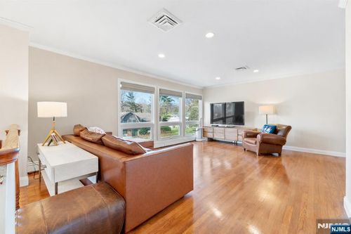 2 Columbine Ct, Montvale, NJ, 07645-1305 | Card Image