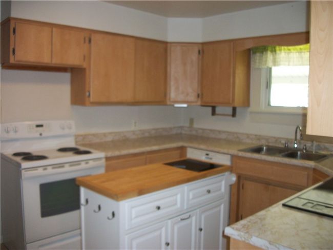 102 Nemacolin Rd, House other with 3 bedrooms, 3 bathrooms and 2 parking in Carmichaels PA | Image 11