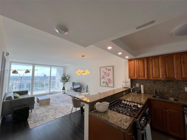 APT-2102 - 2030 S Ocean Dr, Condo with 1 bedrooms, 1 bathrooms and null parking in Hallandale Beach FL | Image 7