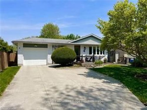 4 Downing Cres, London, ON, N6C3C8 | Card Image