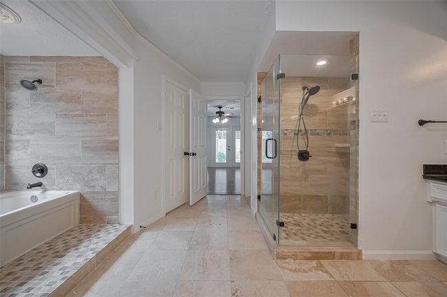 9411 Fenchurch Dr, House other with 4 bedrooms, 5 bathrooms and 3 parking in Spring TX | Image 26