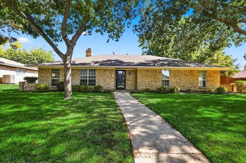 1407 Glenhill Ln, Lewisville, TX, 75077-2831 | Card Image