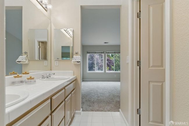 Skylight above lets in even more natural light. | Image 31