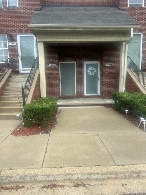 23364 Cornerstone Village Dr, Southfield, MI, 48075-3688 | Card Image