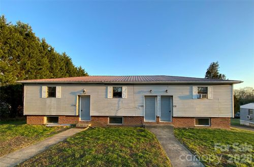 218 Lovelace Rd, Forest City, NC, 28043-5767 | Card Image