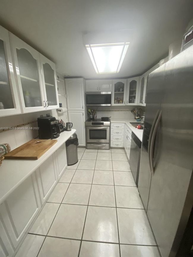APT-506 - 5005 Collins Ave, Condo with 1 bedrooms, 2 bathrooms and null parking in Miami Beach FL | Image 8
