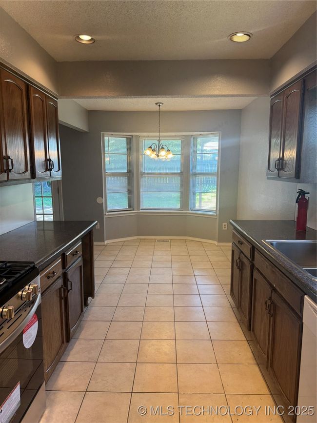 3312 Ash Ct, House other with 3 bedrooms, 2 bathrooms and null parking in Broken Arrow OK | Image 7