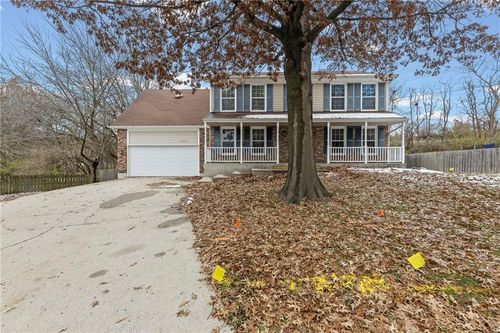 3715 Sw Kimstin Cir, Blue Springs, MO, 64015-4577 | Card Image