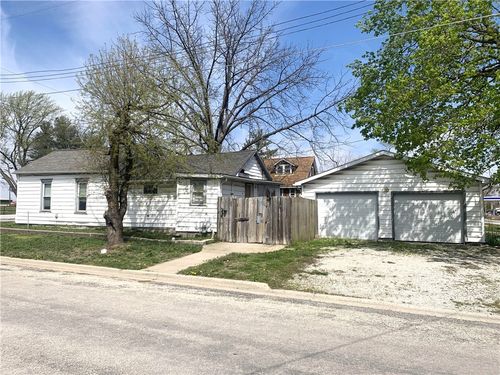 10 Cedar Street, Pana, IL, 62557 | Card Image