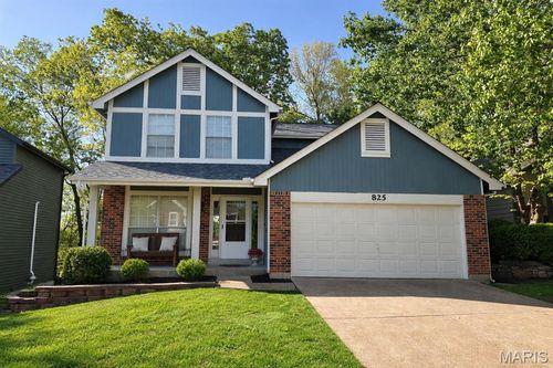 825 Ginger Wood Ct, Ballwin, MO, 63021-8439 | Card Image
