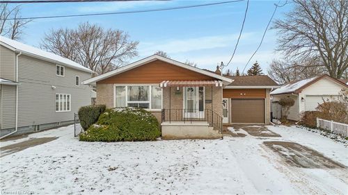 {{alt}} | Card Image