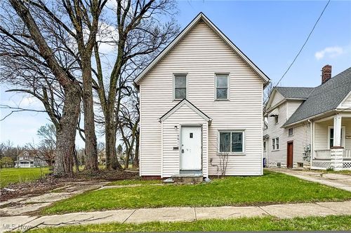 9611 Dunlap Ave, Cleveland, OH, 44105-2334 | Card Image
