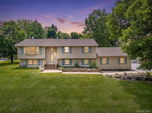 318 Beattie Rd, Washingtonville, NY, 10992-1066 | Card Image