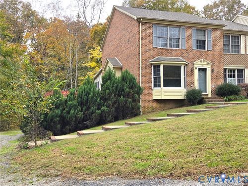 136 Popular Ct, Farmville, VA, 23901-2565 | Card Image