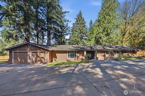 33807 Se 55th St, Fall City, WA, 98024-9607 | Card Image