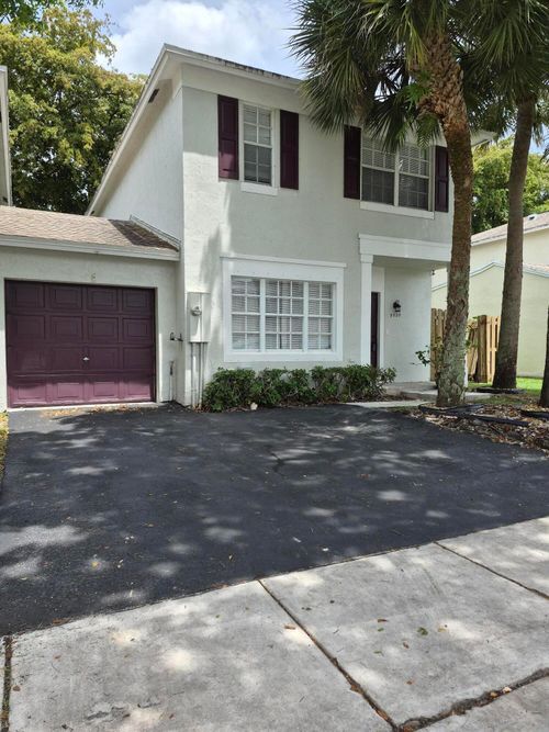 5920 S Golden Beauty Ln, Tamarac, FL, 33321-6362 | Card Image