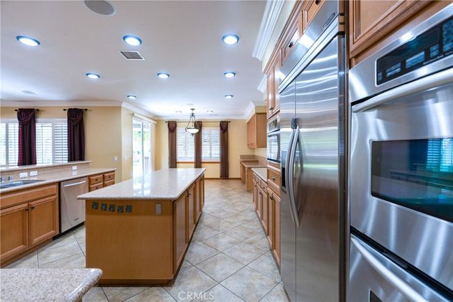 14145 Prairie Creek Pl, House other with 6 bedrooms, 5 bathrooms and 4 parking in Eastvale CA | Image 8