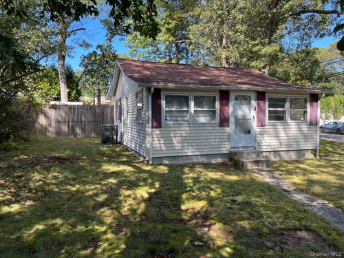 15 Lulu Dr, Lake Grove, NY, 11755-2942 | Card Image