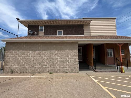 20996 N Brady St, Davenport, IA, 52806-9307 | Card Image