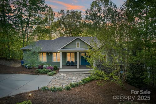 8086 Summit Ridge Dr, Catawba, NC, 28609-9051 | Card Image