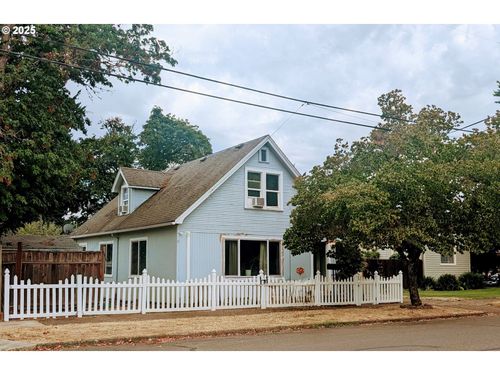 1140 Se Lyle St, Dallas, OR, 97338-2820 | Card Image